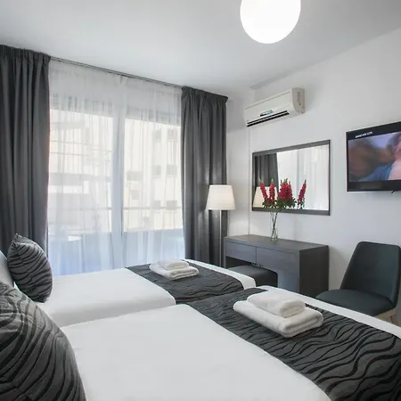 Apartahotel Blazer Lárnaca
