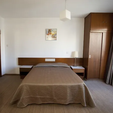 Blazer 3* ラルナカ