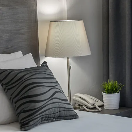 Blazer アパートホテル