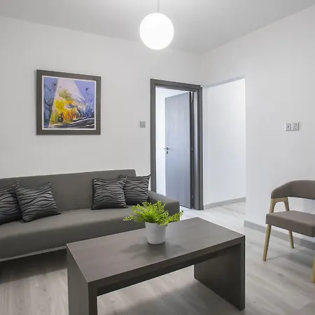 Blazer アパートホテル