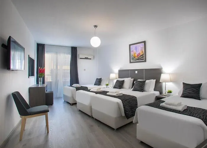 Lägenhetshotell Blazer Larnaca