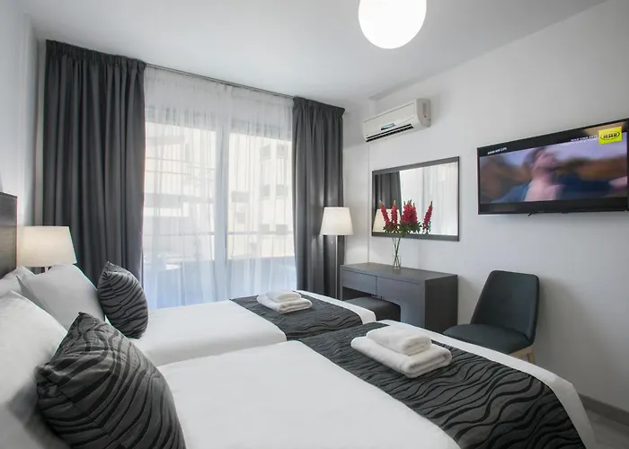 Apartahotel Blazer Lárnaca