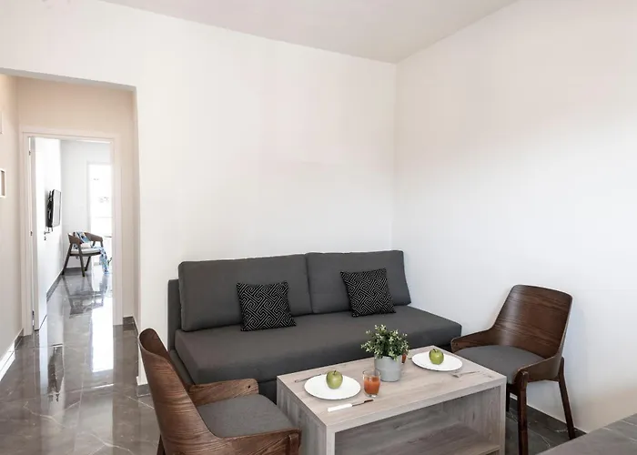 Lägenhetshotell Blazer Larnaca