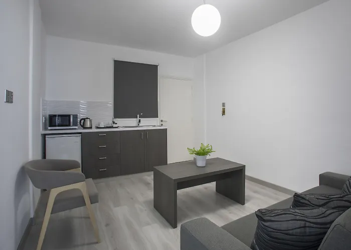 Apartahotel Blazer Lárnaca