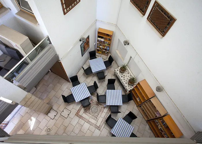 Lägenhetshotell Blazer Larnaca