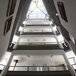 开拓者公寓式酒店 3*