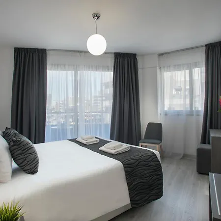 Blazer Aparthotel 2*