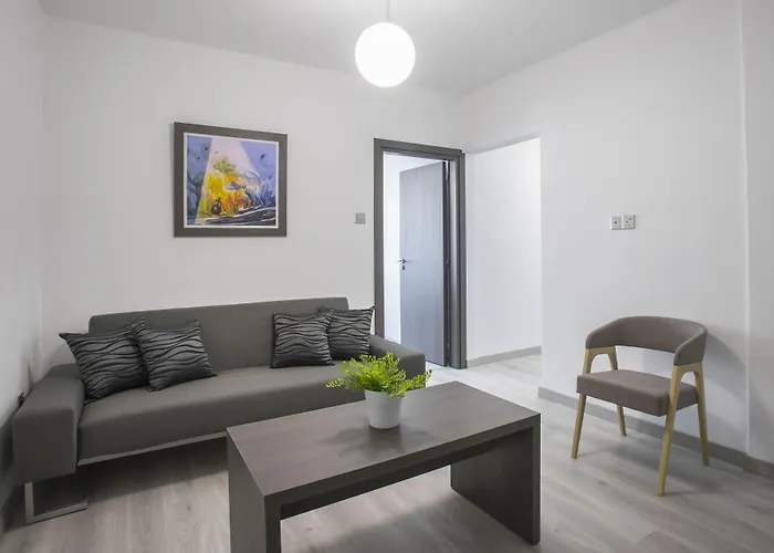 Blazer アパートホテル