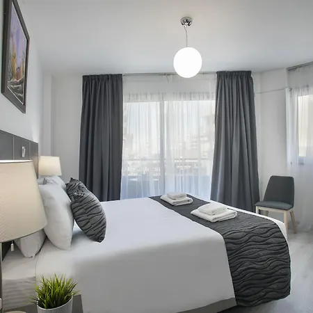 Blazer Aparthotel 2*