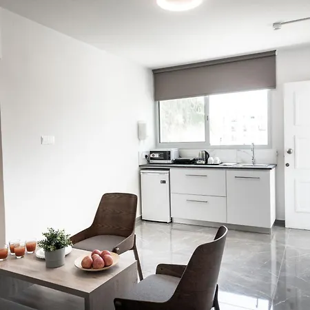 Blazer Aparthotel Larnaca
